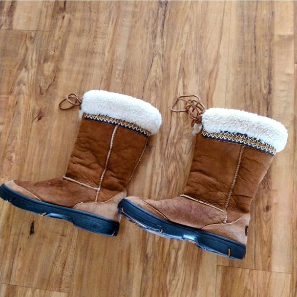 Ugg Embroidered Two Toned Leather Winter Boots Women's Size 7 - Picture 7 of 11